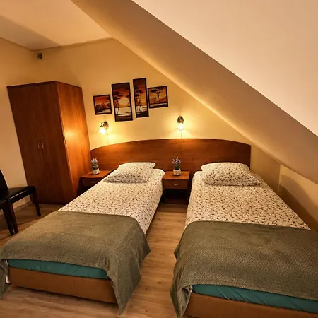 Alicja Hotel *